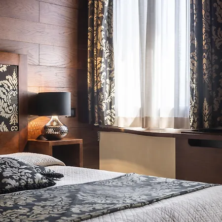 ベッド・アンド・ブレックファスト アッバツィア デ ラックス 3*