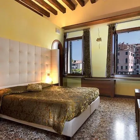 Frühstückspension Abbazia De Luxe 3*